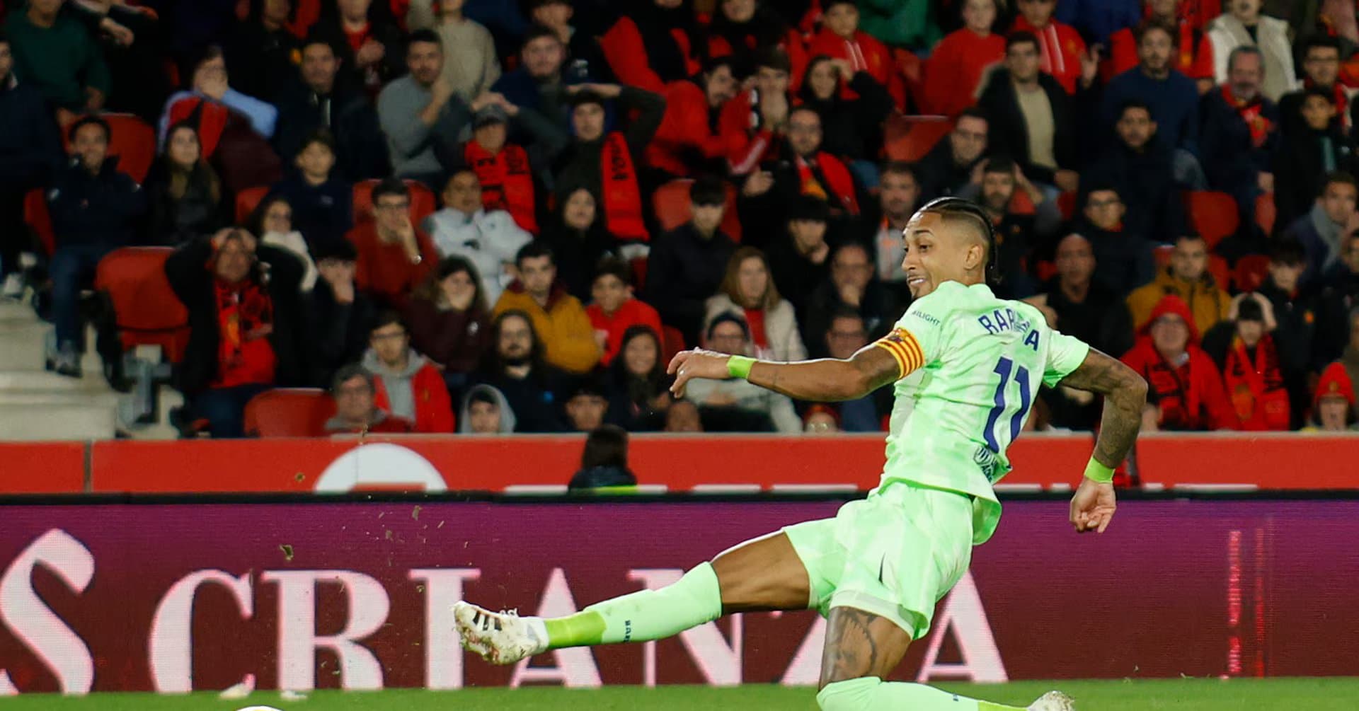 Raphinha and Ferran Torres Lead Barcelona to Victory Over Mallorca in Red Card Chaos